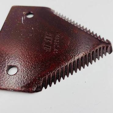 Сегмент ножа жатки P49650, AZ32298 John Deere